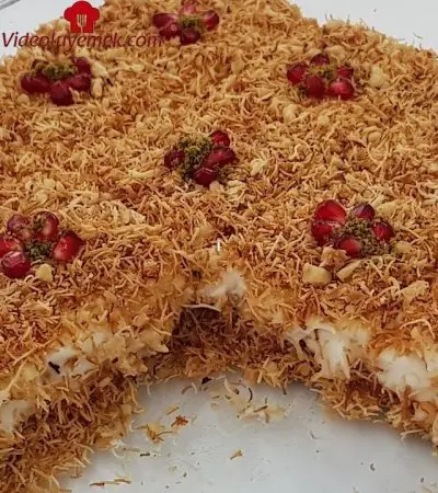 Yiyen Herkesin Tarifini Aldığı Meşhur Kadayıflı Muhallebi