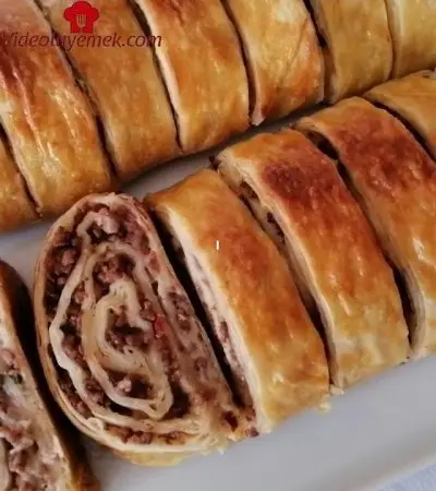 Iddia Ediyorum En Favori Böreğiniz Olacak!! Kıymalı Rulo Börek Tarifi