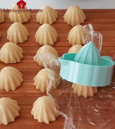 Limon Sıkacagında Elmalı Kurabiye