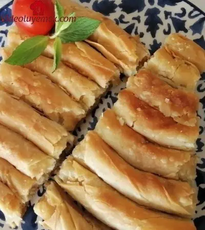 Yiyip De El Açması Zannetmeyen Çıkmakdı Henüz/Hazır Yufkadan El Açması Tadında Patatesli Börek