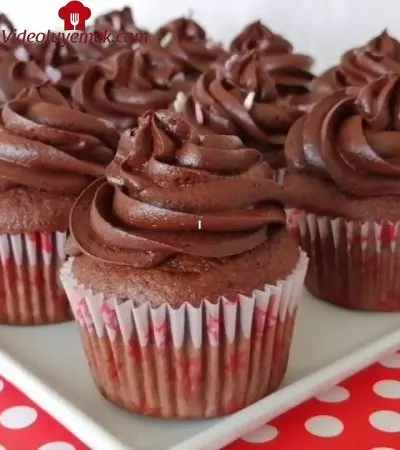 Keki Harika Kreması Şahane Cupcake Tarifi