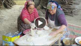Köy fırınında kıymalı pide ve köy ekmeği yapıyoruz